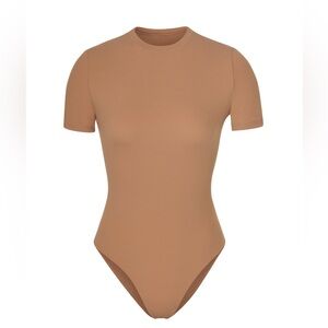 SKIMS Fits Everybody
T-SHIRT BODYSUIT
